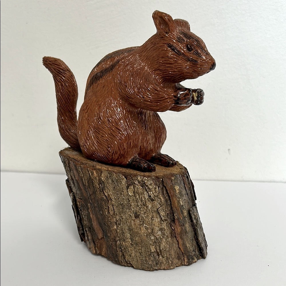 Vintage Rare Hand Carved Country Farmhouse Artist Signed 1996 Wooden Squirrel